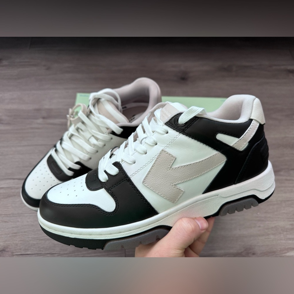 SOLD - Off-White Out of Office men sneakers size 9 NWT